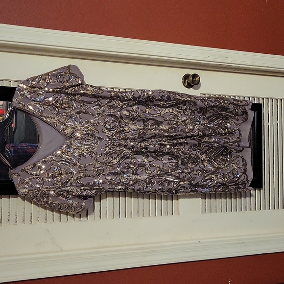 Gold sequins dress - Picture 3 of 3